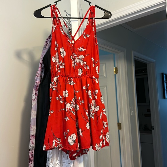 Sleeveless Romper - Picture 1 of 4